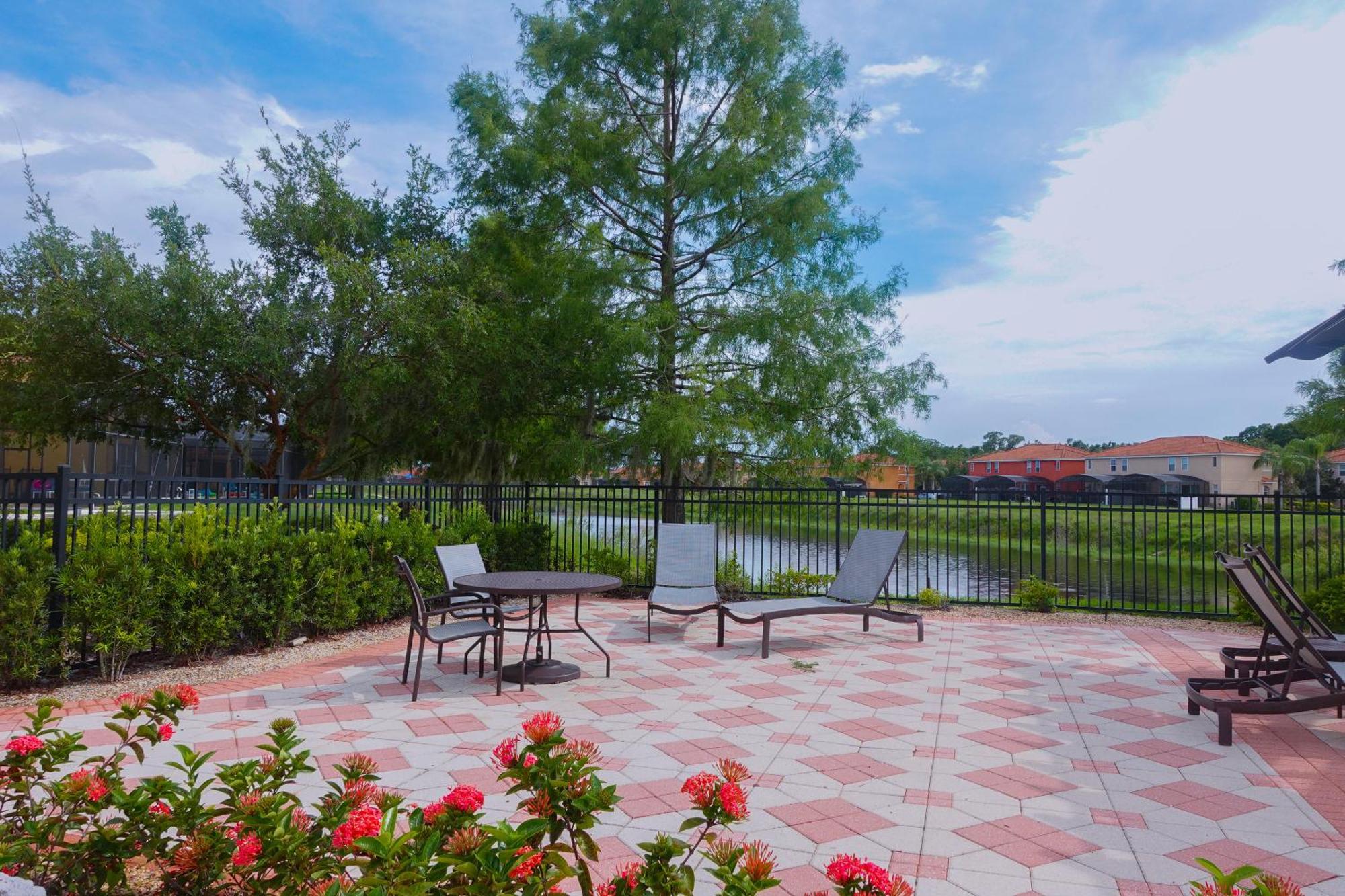 Waterfront Brand New Modern Luxury 8 Bedroom Pool House! Sleeps 16 키시미 외부 사진