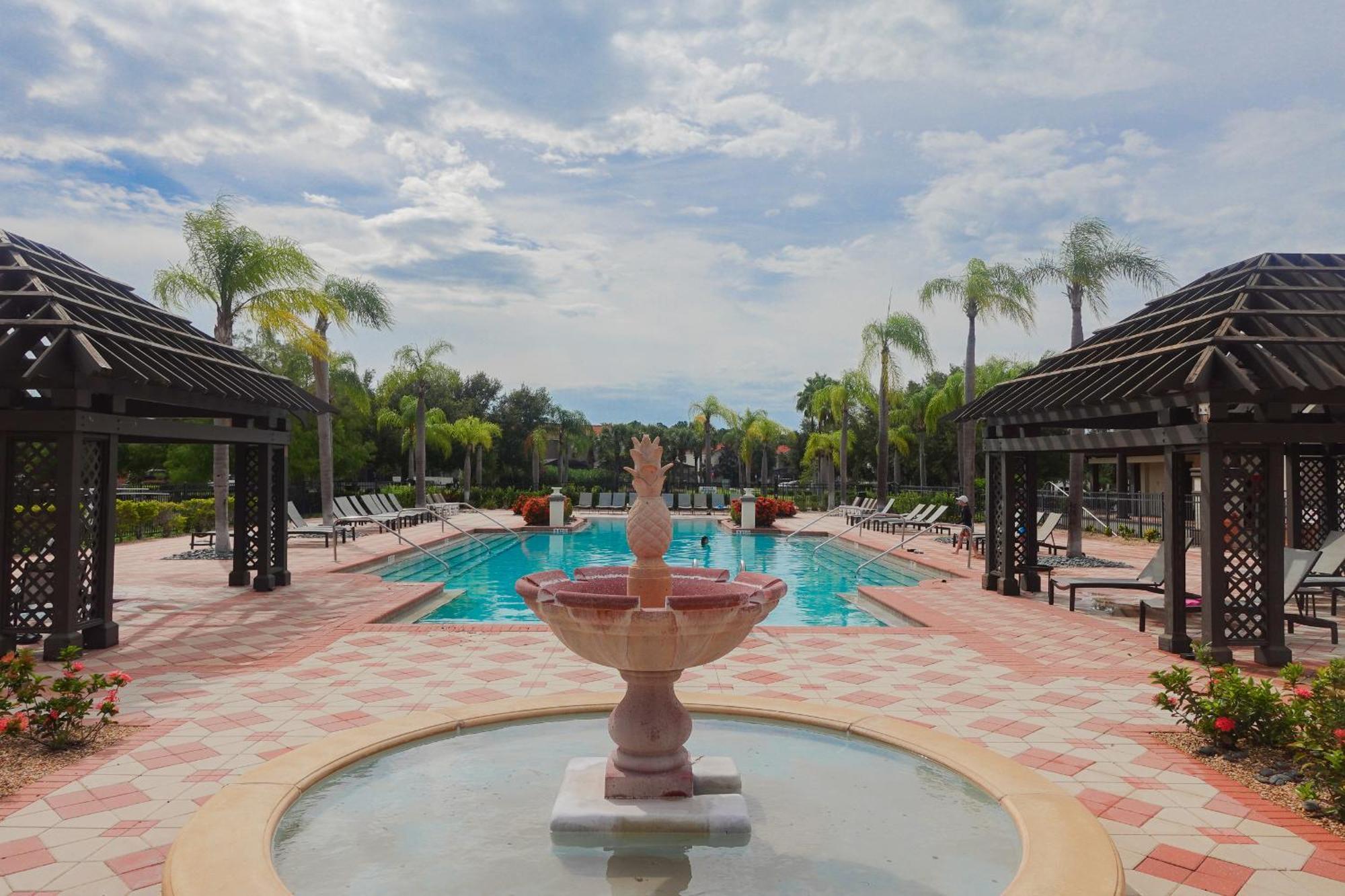Waterfront Brand New Modern Luxury 8 Bedroom Pool House! Sleeps 16 키시미 외부 사진